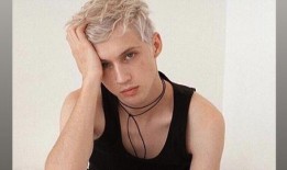 吴世勋爆料灿烈恋情视频,视频片段引发网友热议