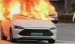 车主爆料比亚迪自燃视频,车主爆料惊心动魄现场视频曝光